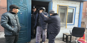 【春雷行动】警徽闪耀 护送哮喘老人平安回家