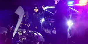 群众深夜返程遇困 冰城民警暖心救助  守护归途
