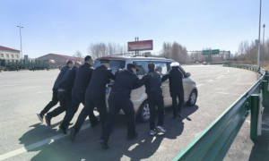 护航保畅显担当 暖心调解化纷争